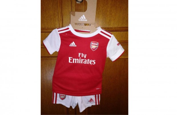 Arsenal piros fehér eredeti adidas 2019-20 baby mez szett (80)