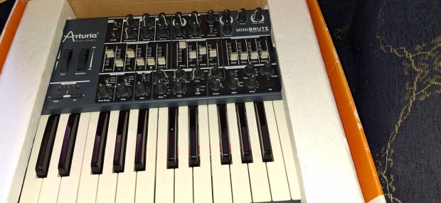 Arturia Minibrute Analóg szintetizátor
