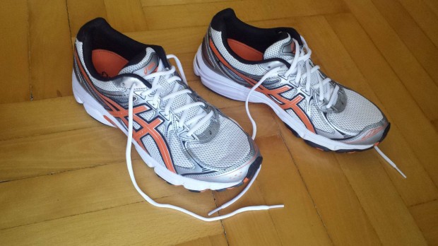 Asics 46-os cip