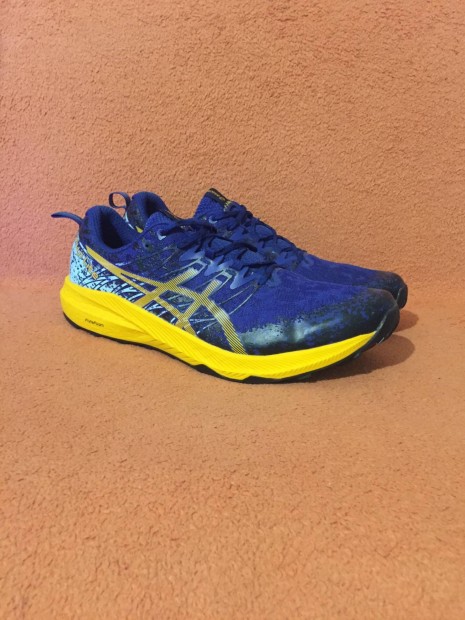 Asics Fuji LITE 49-es