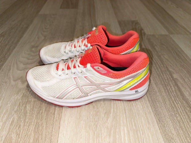 Asics Gel-Braid futcip 40 -es