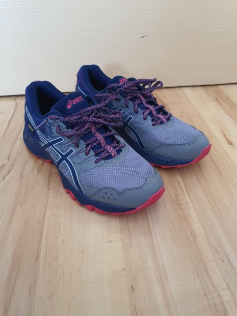 Asics Gel Sonoma 3 terepfutó cipő 39.5-es