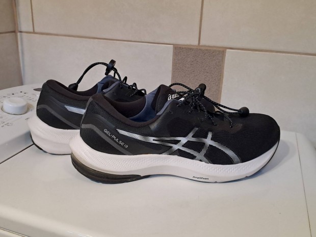 Asics G�l cip� 42-es l�gtalpas
