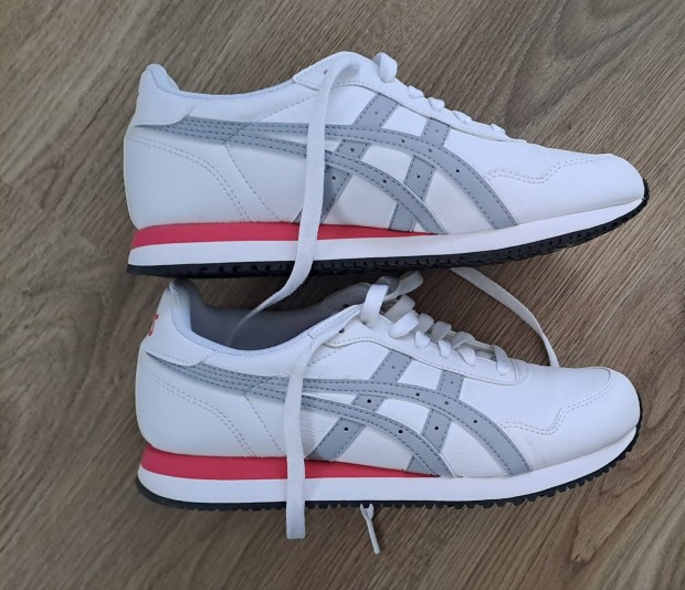 Asics  ni cip  