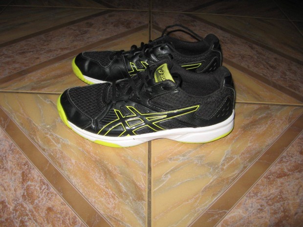 Asics cip 40-es