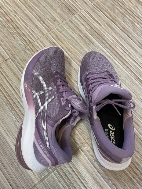 Asics ni cip