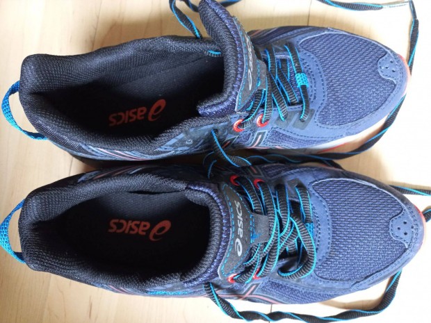 Asics sportcipő
