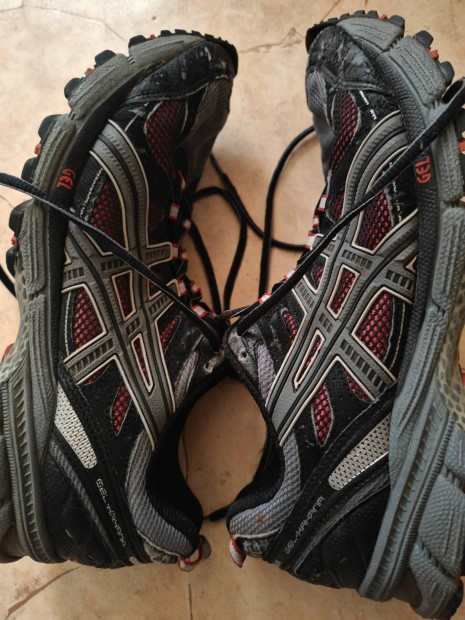 Asics terepcipő!!