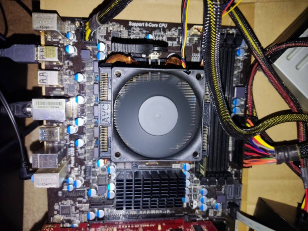 Asrock 970 Pro3 R2.0; AMD FX-8320; 8 GB DDR3