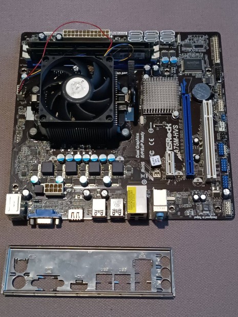 Asrock A75M-HVS alaplap + AMD Athlon processzor + 8 Gb Ram elad