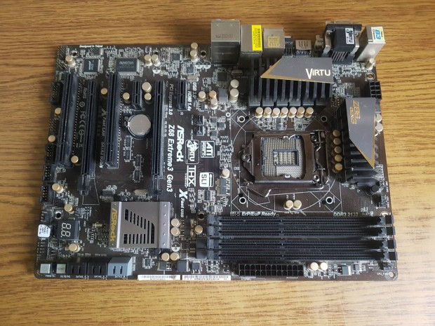 Asrock Extreme3 Gen 3 DDR3 alaplap 