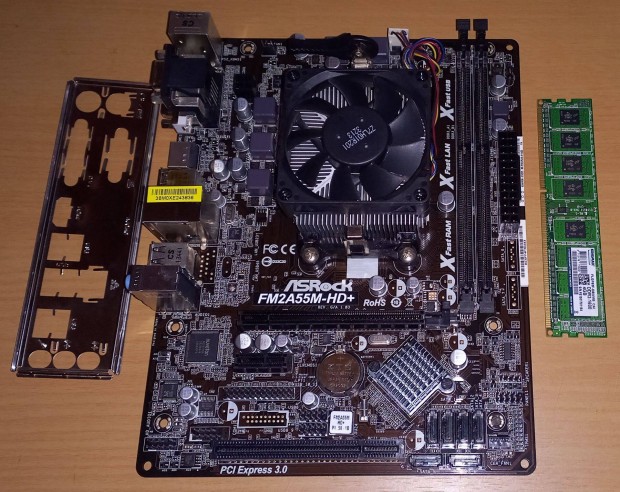 Asrock FM2A55M-HD+ alaplap + AMD A4-5300 CPU + Kingmax 4GB RAM