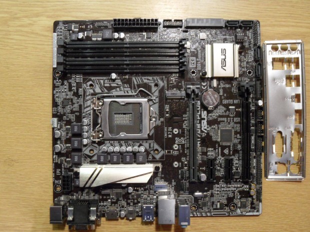 Asrock H170 LGA 1151 alaplap - AMD Crossfire /DDR4 /Sata3 /USB3 /HDMI