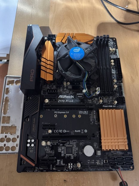 Asrock Z170 Pro4 Alaplap+i7-6700 proci