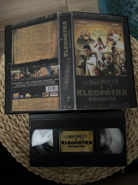 Asterix s obelix a kleoptra kldets vhs m