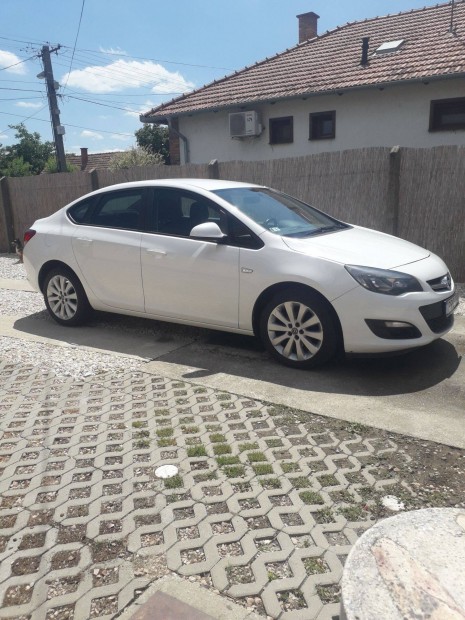 Astra j 1.6 benzines vlto