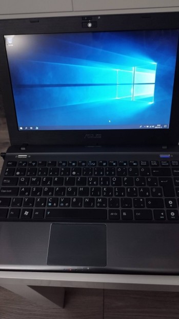 Asus 1225B notebook