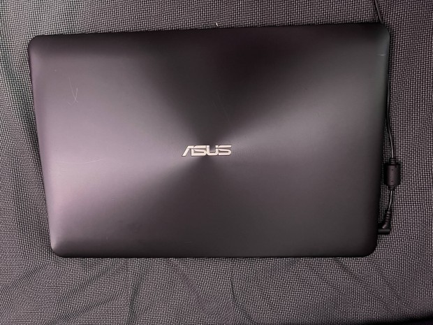 Asus 5gen i3 8gb nvidia 920m win 10 ssd