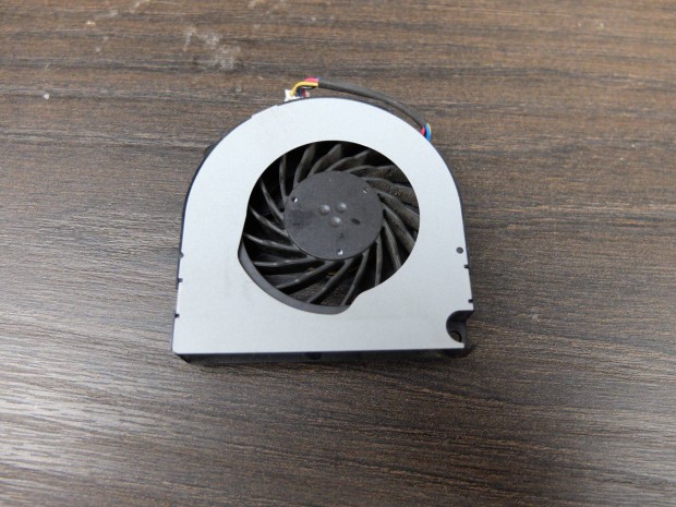 Asus A72 K72 X42 laptop hűtő ventilátor KSB06105HB-9J30