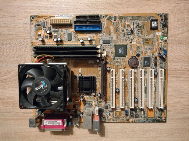 Asus A7V8X-X Socket A (PGA462) + AMD Athlon XP 2000+ (Thorton)