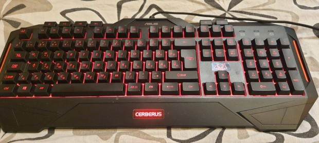 Asus Cerberus gamer billentyzet