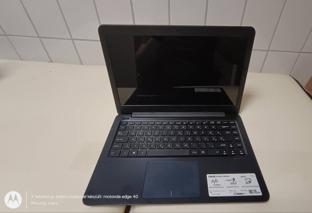 Asus E402 Notebook pc 