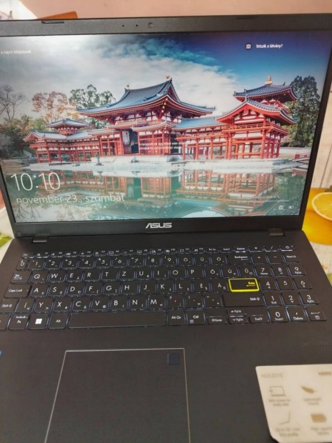 Asus E510 notebook 