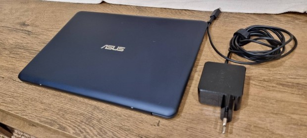 Asus Eeebook X205TA 2Gb DDR3 RAM SSD 11.6" Intel Quad Core F205TA