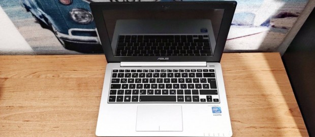 Asus F201E hibs notebook alkatrsznek