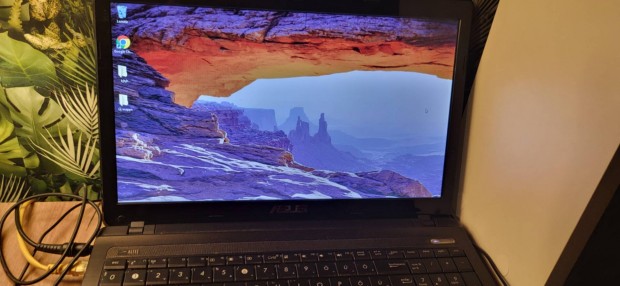 Asus Laptop Alkalmi akcis ron elad ! ( + j Fejhallgat ajndk )