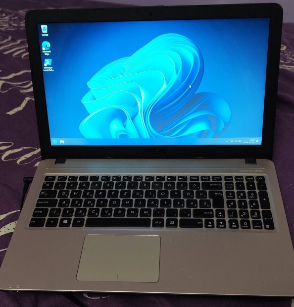 Asus Laptop WIN 11 el Elad