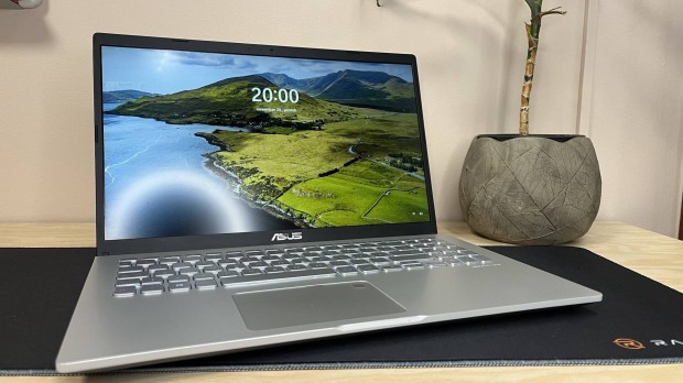 Asus Laptop / Ryzen 5 / 8GB Ram / 256GB SSD