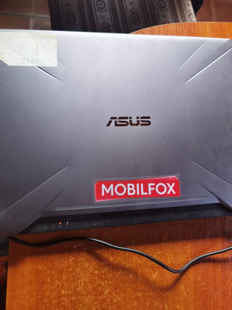 Asus Laptop elad