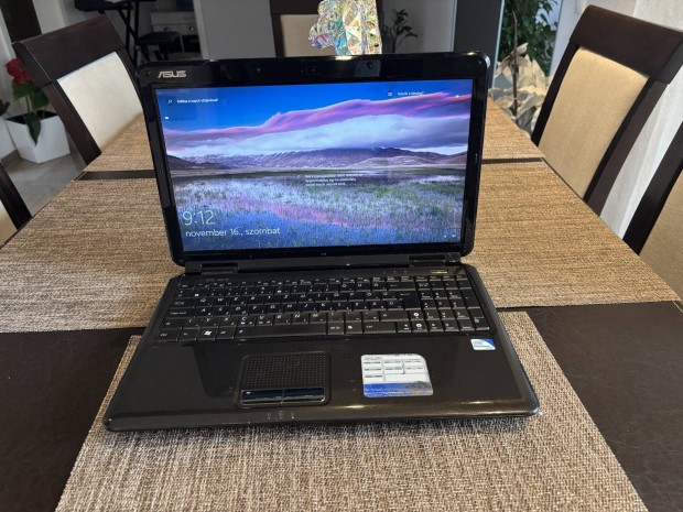 Asus Laptop elad, 15.6 kijelz, ssd, kamera, nagyon szp llapotban