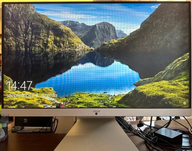 Asus M3700Wuak-BA034M All-in-One szmtgp