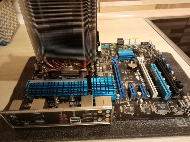 Asus M5A99X Evo AM3+ alaplap +cpu +memria + Cooler Master