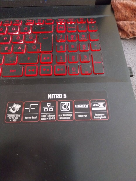 Asus Nitro5 gamer laptop 2 ve vsrolt megkmlt llapotban elad