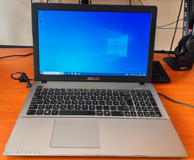 Asus Notebook 15,6"- i7, 8GB, 1TB HDD, DVD, Nvidia Gtx 950M 4GB,