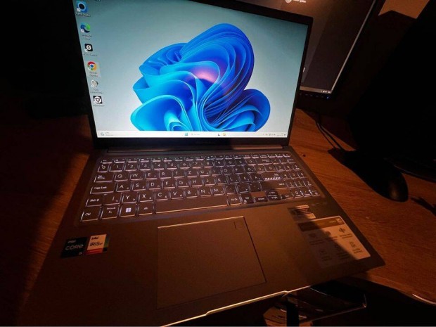 Asus Notebook kellen ers, kivl karcsonyi ajndk