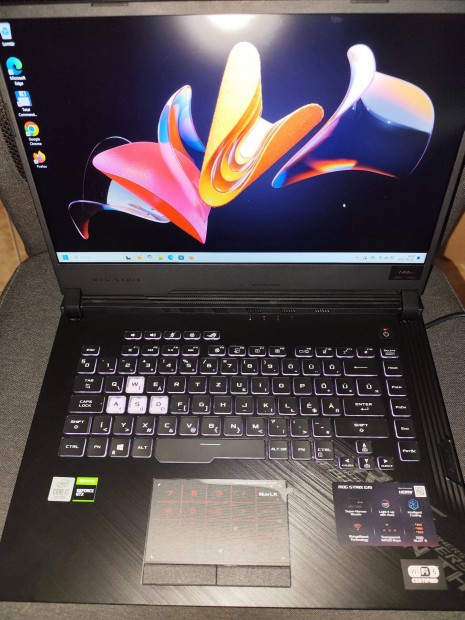 Asus ROG Srix G15 Gamer 10.gen i7 16GB Ram, 512GB Nvme