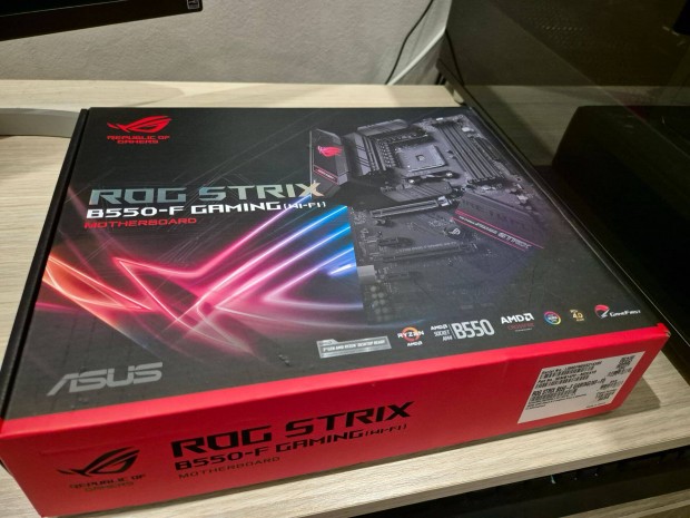 Asus ROG Strix B550-F Gaming WIFI Alaplap Elad