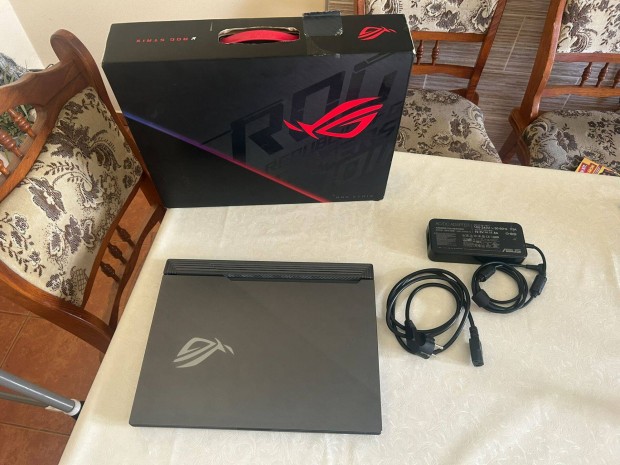 Asus ROG Strix SCAR III rtx 2070 115W brutál erős Gaming Laptop