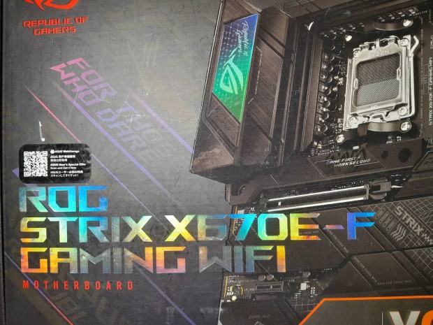 Asus ROG Strix X670 E-F Gaming WIFI