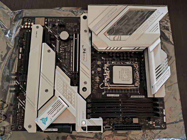 Asus ROG Strix Z690-A Gaming WIFI D4 alaplap eladó