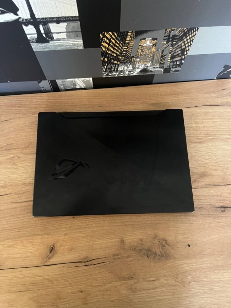 Asus ROG Zephyrus G GA502DU-AL025 Sleek Gaming laptop eladó