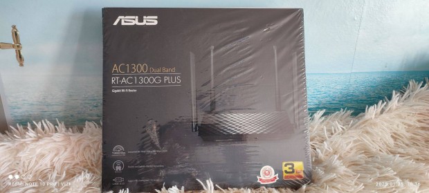 Asus RT-AC1300G PLUS V3 AC1300 Mbps Dual-band 4 antennás Wi-Fi router