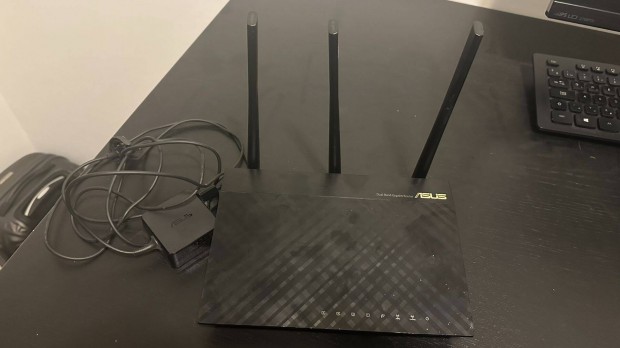 Asus RT-AC66U B1 router