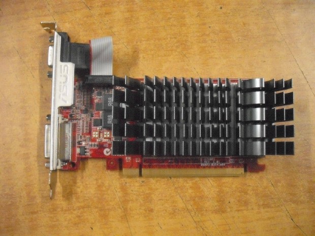 Asus Radeon R7240 2GB -os VGA kirusts!!!