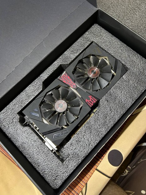 Asus Radeon R9 380 videó kártya eladó