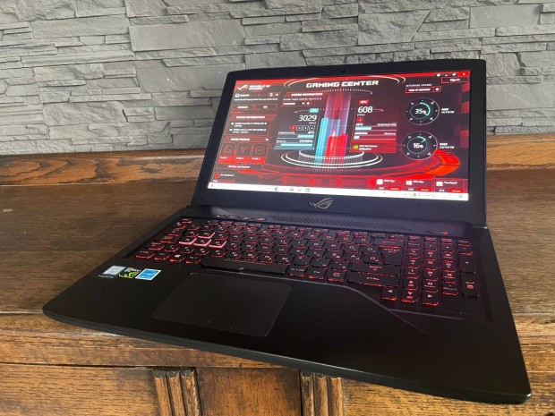 Asus Rog Strix magyar gamer laptop/i7-7700HQ/16Gb ram/512Gbssd/Gtx1050